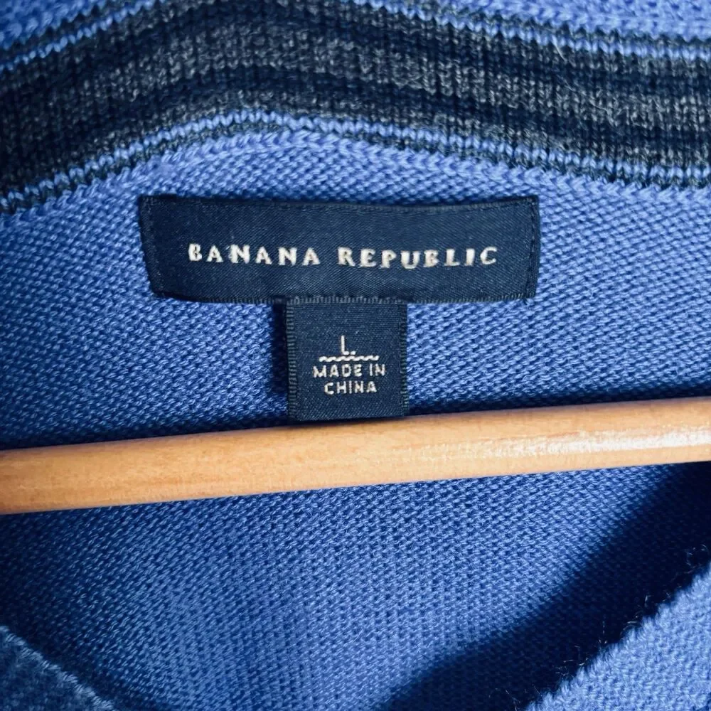 Banana Republic Mens Large Extra Fine Merino‎ Wool Blend V-Neck Sweater Blue